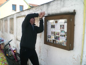 Michal odstraňuje skříňku